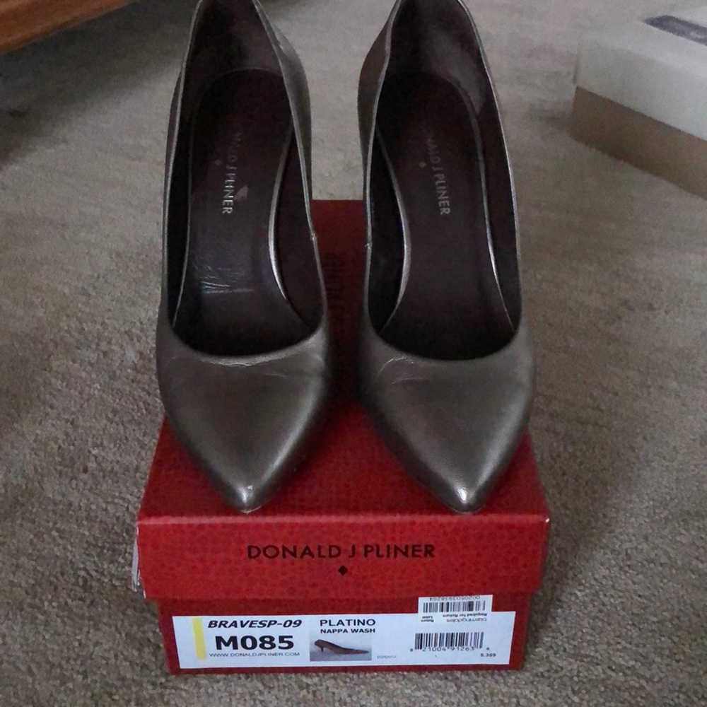 Donald Pliner platino heal size 8.5